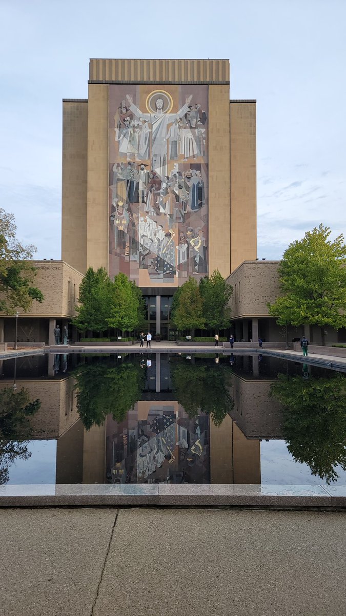 HeyImTomHealy's tweet photo. Notre Dame gameday with @kenzielillund and @Doc_Shades https://t.co/k7xtXW1zum