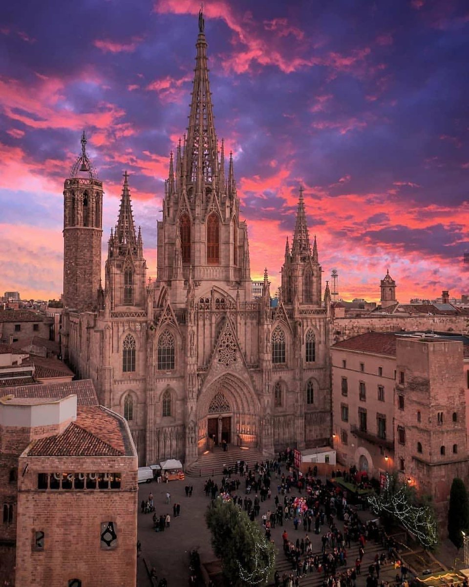 The Gothic cathedrals are awe-inspiring achievements that bridge the earthly and the divine. The Cathedral of Barcelona in Spain stands as a magnificent testament to human ingenuity and spiritual devotion. 🌟⛪ #GothicCathedrals #Barcelona #ArchitecturalMarvels'
