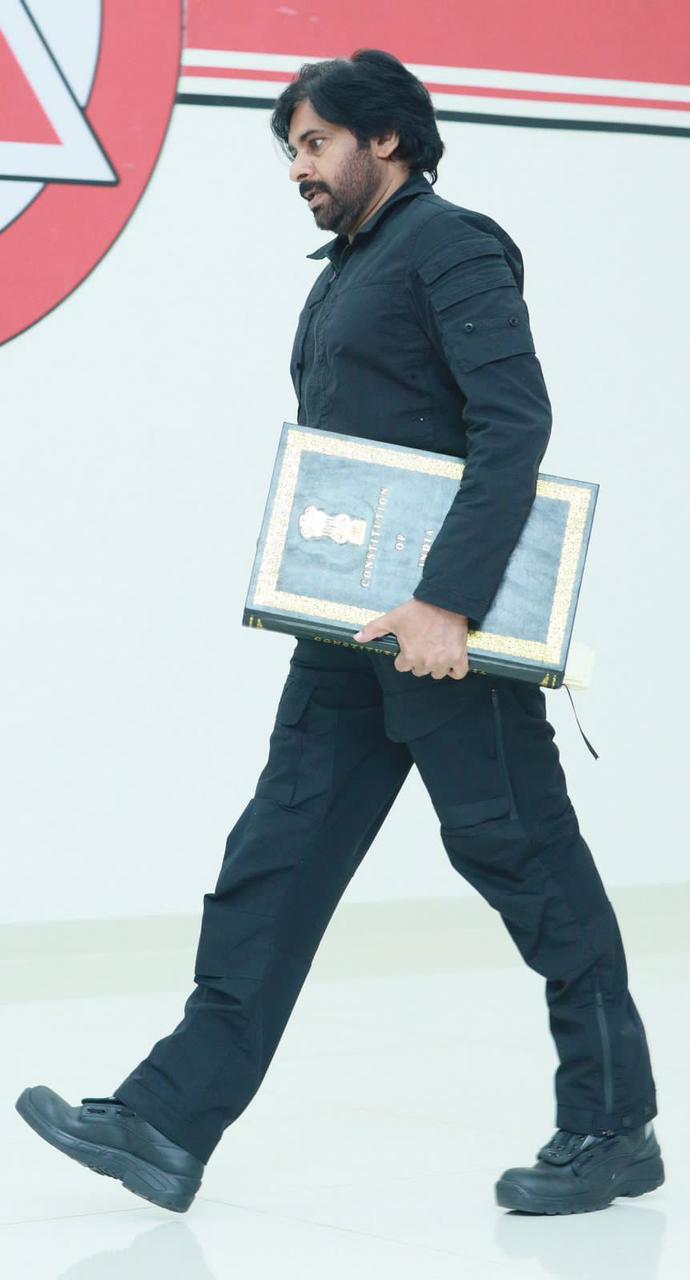 F6KorEoaMAAbnha?format=jpg&name=large