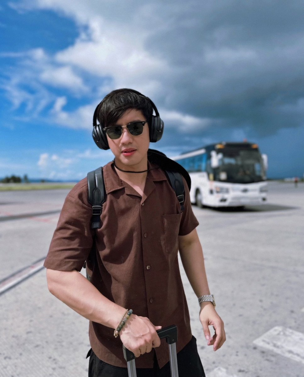 Had so much fun during my short trip to Boracay 🌊 

Flying back to Manila with my @jblph Tour One M2. It has a true adaptive noise cancelling technology that tunes out distractions so I can enjoy my favorite playlists while i'm in the plane. 🎧

#JBLPH
#DareToListen