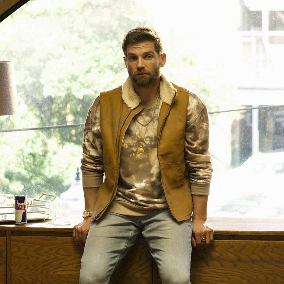 MikeVogelCom's tweet photo. Throw🔙 
Production Still of Mike Vogel as Ross in ”Collection” - also known as ”Payback - The Debt Collector” (2021)
Director: @mariannapalka 
#mikevogel #collectionmovie #mariannapalka #alexpettyfer #jacquescolimon #shakirabarrera https://t.co/yzyIWOBwgX