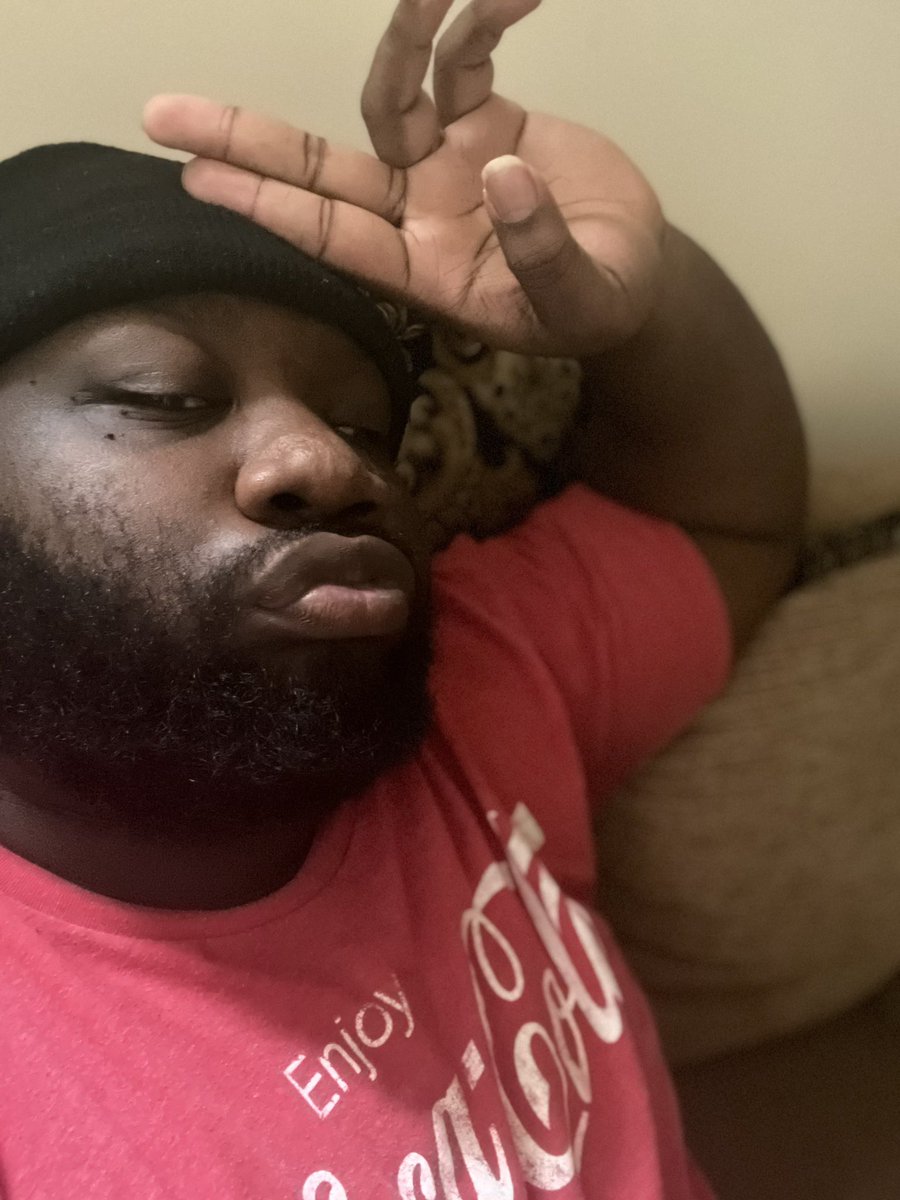 _KingTrae's tweet photo. The more pictures i take the more i start to feel comfortable. https://t.co/mXz55iVy8u