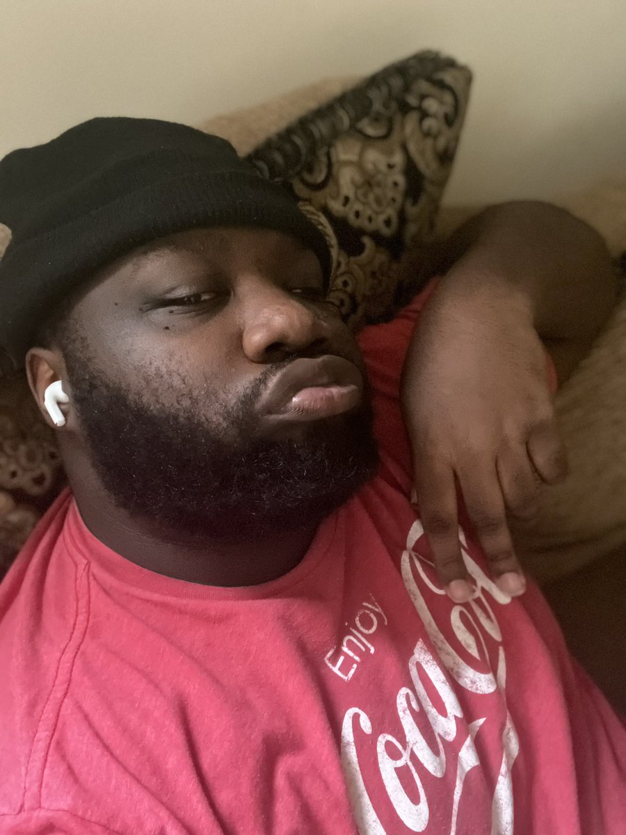 _KingTrae's tweet photo. The more pictures i take the more i start to feel comfortable. https://t.co/mXz55iVy8u