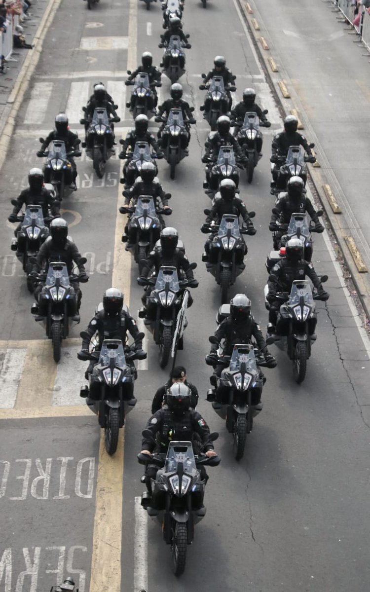 seguridadneza's tweet photo. #DesfileCívicoMilitar2023 | Para la Dirección General de Seguridad Ciudadana es un honor participar en el desfile militar en conmemoracion del 213 aniversario de la Independencia de México🇲🇽, una tradición que une a los mexicanos.
#Neza #CapitalMulticultural https://t.co/ESS7ZxJmdP