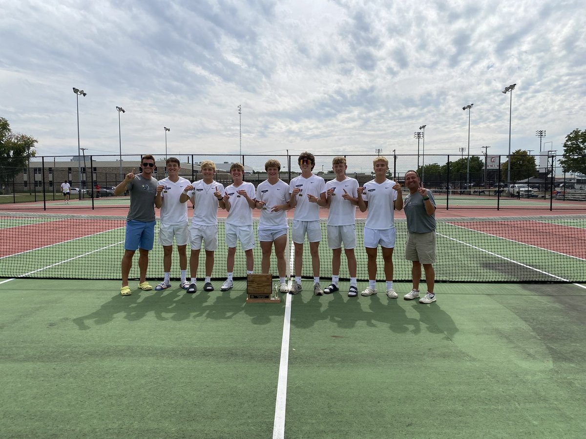 TennisWestern's tweet photo. Hoosier conference All-Conference:

Singles:
Miles Bowley 🥉, Evan Trauring🥇, Charlie Gilbert 🥇

Doubles:
Aidan Mawbey/Kaleb York 🥈
James Paden/Evan Butcher 🥇 https://t.co/LxcUz268Bp