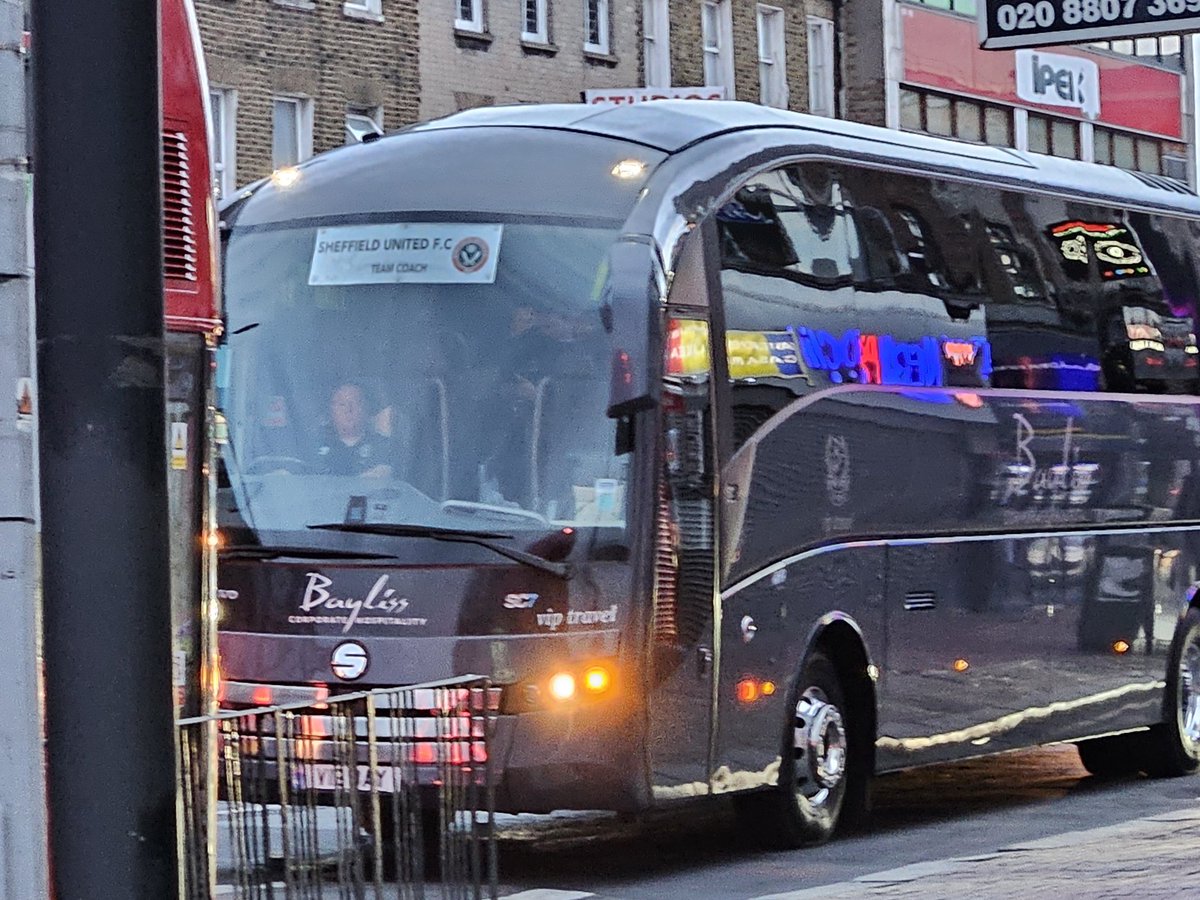 ChrisCowlin's tweet image. The Sheffield United bus down the High Road - I pressed the button at three different crossings to waste time - some will say it's childish - I call it Karma! 🤣 

#COYS #THFC