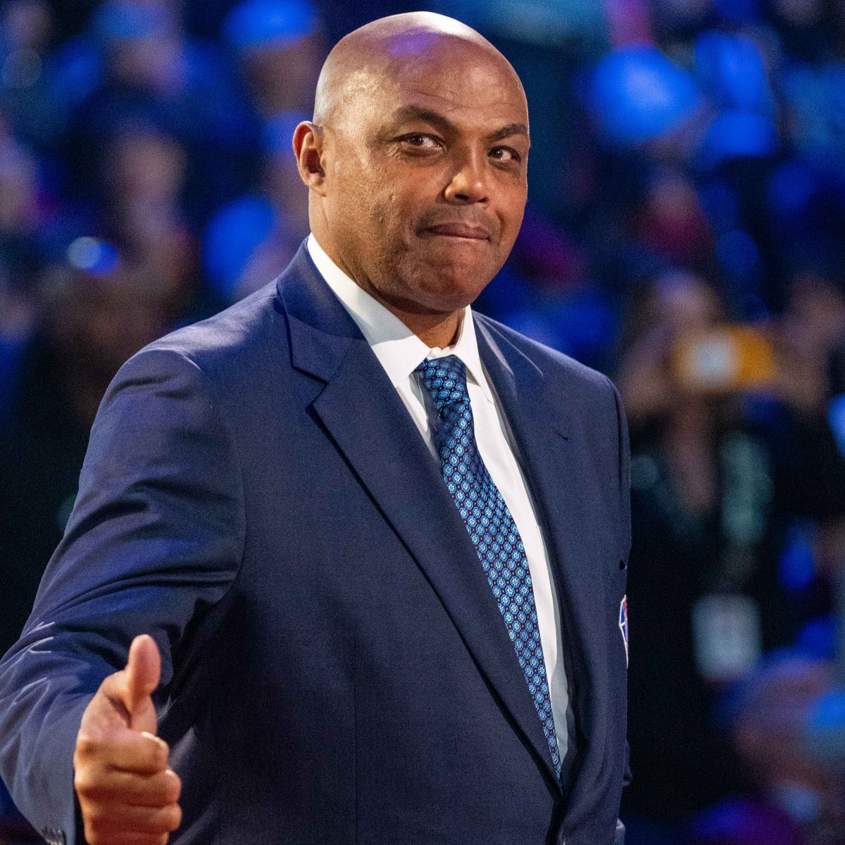 LegionHoops's tweet photo. Charles Barkley:

“At some point LeBron gonna have to say, ‘AD… Damn… I’m 100 years old. It’s about time for you to be the best player.’”

(via @BillSimmons) https://t.co/h5t3M97671