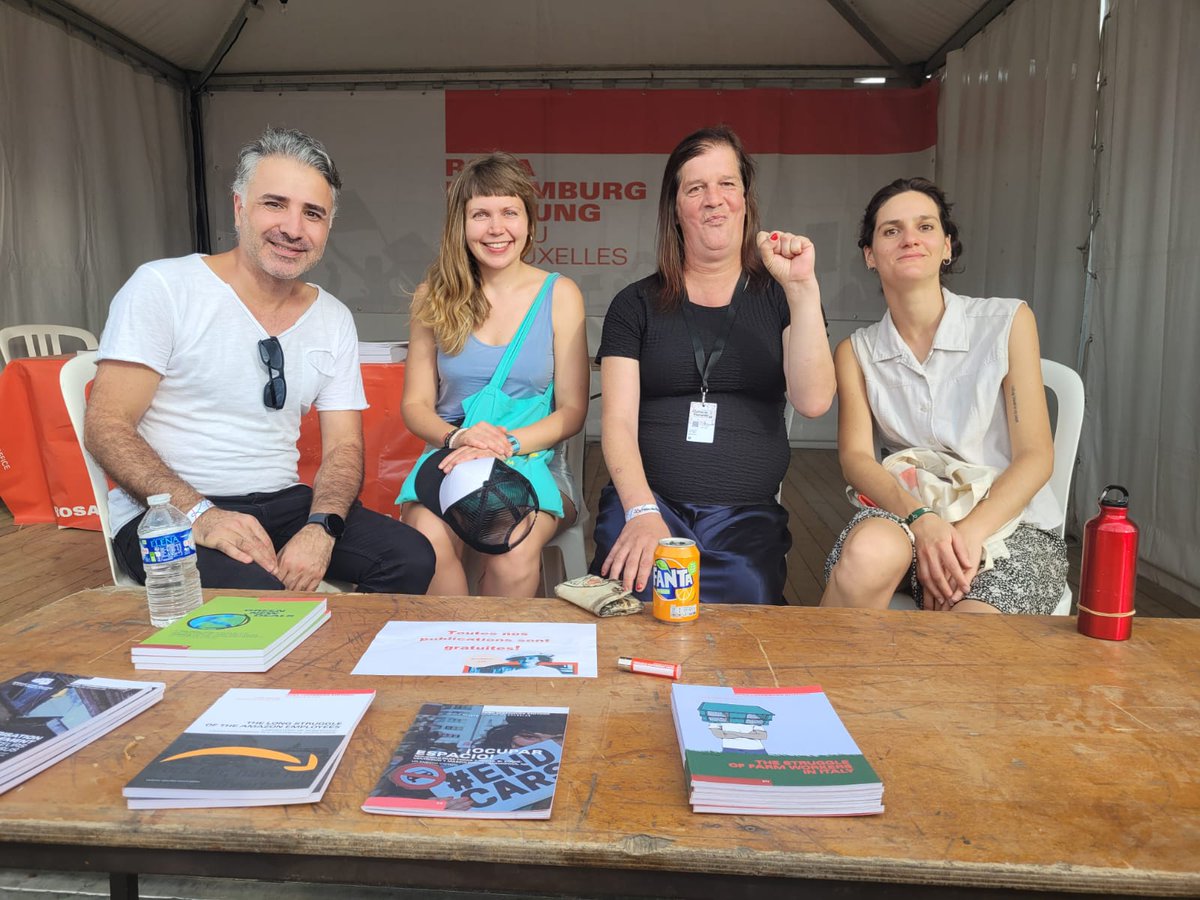 RosaluxEuropa's tweet photo. Es war uns eine Freude @maja_tegeler,  Mitglied im Parteivorstand von @dieLinke, heute auf unserem Stand bei der @FetedelHumanite in Paris begrüßen zu dürfen! 

@humanite_fr #fetedelhuma2023 https://t.co/Vl5MtvrjFD