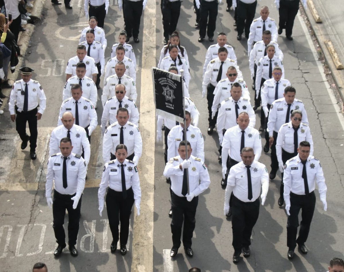 seguridadneza's tweet photo. Un evento significativo es el desfile cívico-militar del 16 de septiembre, en el cual nuestra corporación participa de manera elegante, con gallardía y marcialidad, recorriendo las calles de nuestro municipio.
#Neza #CapitalMulticultural https://t.co/v0Iq3chBJv