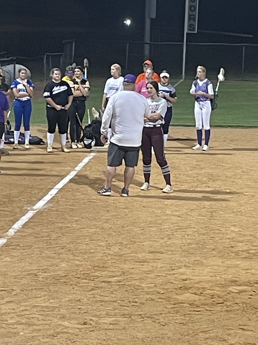 LWood_8's tweet photo. I am blessed and very excited to announce my commitment to further my academic and athletic career @SapsSoftball. I am so grateful @CoachMulvany and @CarleeMullinax for this amazing opportunity!! Go Majors!! 🥎 https://t.co/xz5njU4qAp