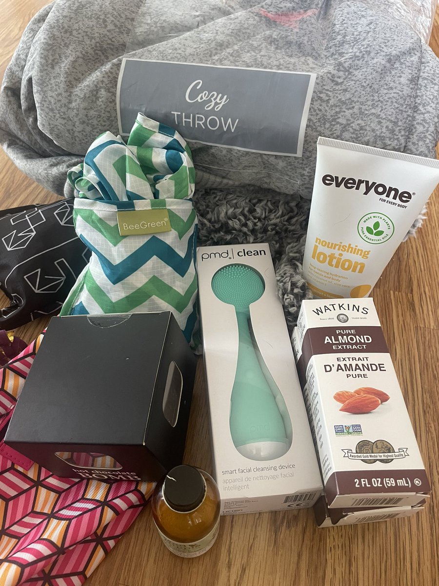 PrairieStylFile's tweet photo. $77 garage sale haul: 
New with tags: Clinique lipstick &amp; mascara, gourmet snacks, a gauzy dress, conditioner, candles, facial mask  &amp; cleansing device, lotion, RC car, 2 throws, 3 almond extracts
Also: 2 cookbooks, 3 bags, bike helmet, basket, Jello mold, 8 boys clothing items. https://t.co/okuzym8cVl