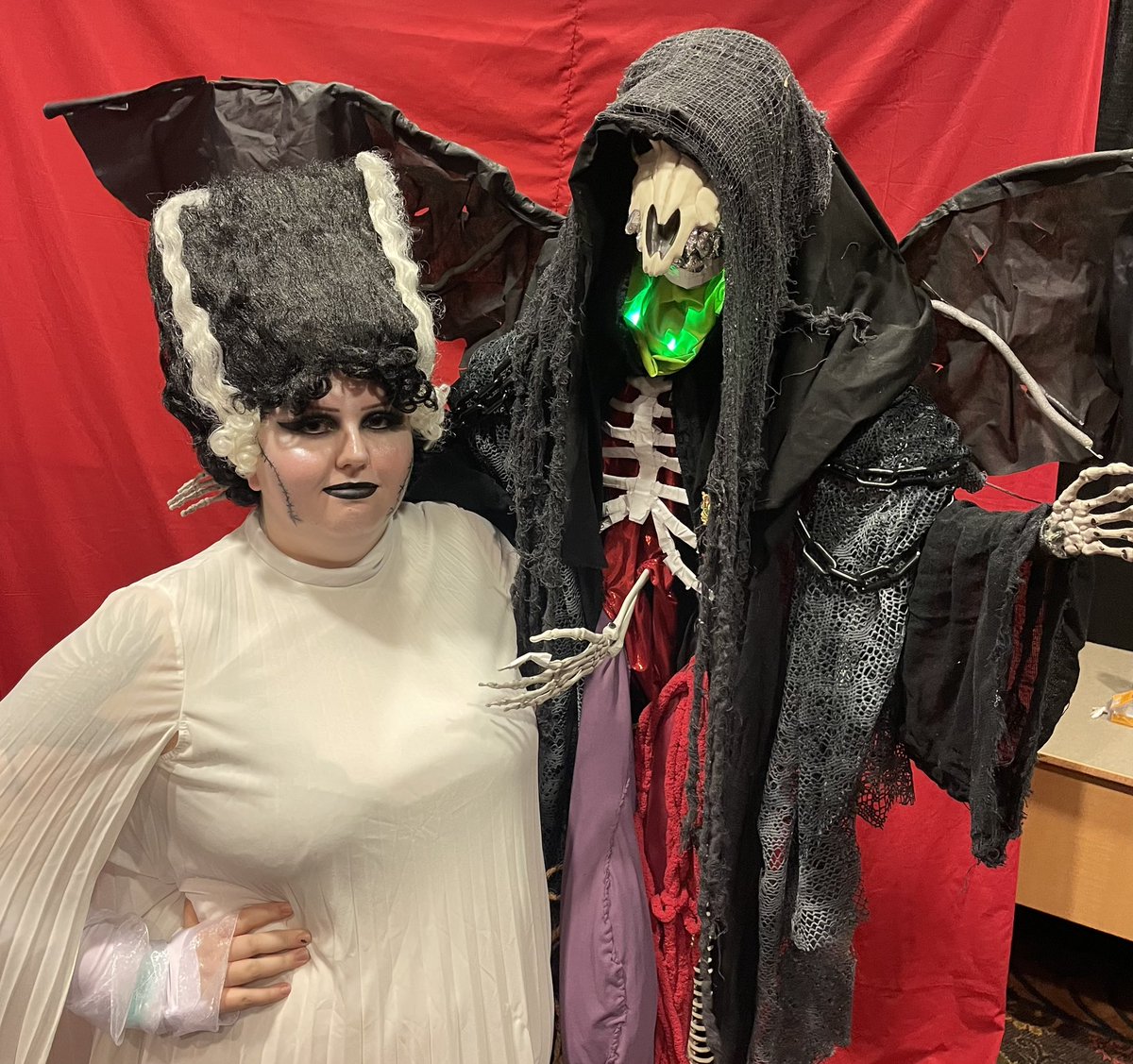 OfDeathComic's tweet image. #Crypticon MN 2023 Day #2 #Cosplay - What #DarkPope doesn’t have their nuns?? #cosplaygirl #HorrorMovies @CrypticonMN