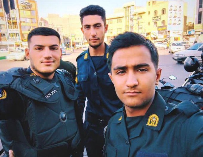 Mojtabapacino's tweet image. وقتی میخوای حواله پرشیا گیر بابات بیاد:
#مهسا_امینی