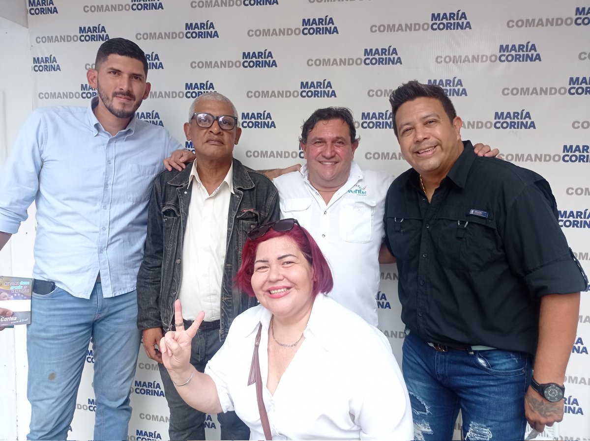 Hoy más unidos que nunca y más seguros de buscar la libertad de nuestra tierra. <a href="/MariaCorinaYA/">María Corina Machado</a> es la esperanza de este país y vamos a defender con todas nuestras armas la construcción de una nueva Venezuela. COMANDO UNIFICADO CON MARÍA CORINA . Urdaneta 
<a href="/HenryAlviarez/">Henry Alviarez Alviarez</a>