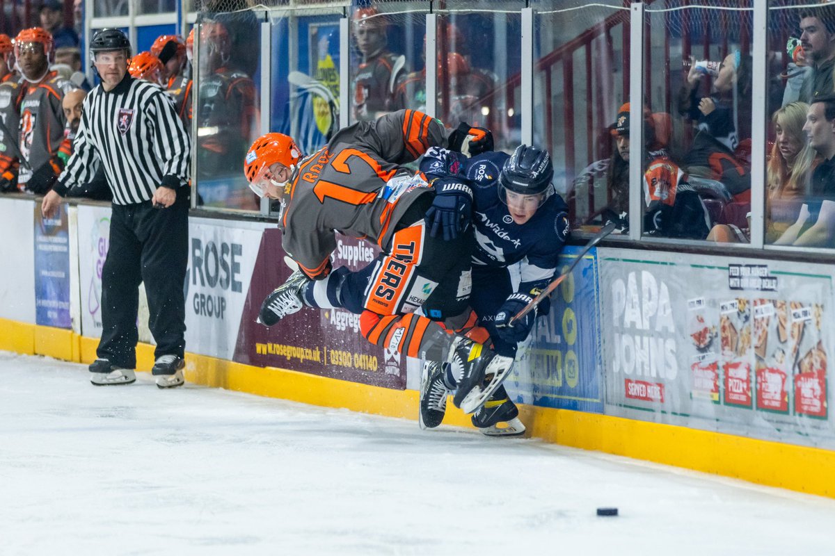 GoPhantoms's tweet image. 📸 First period action from SBD Photography!

#PPvTT | #WeArePhantoms