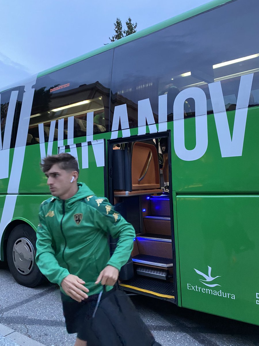 cfvillanovense's tweet photo. 📍Llegamos a Segovia💚

#avantivillano
#PorTi https://t.co/MSirEFAcNy