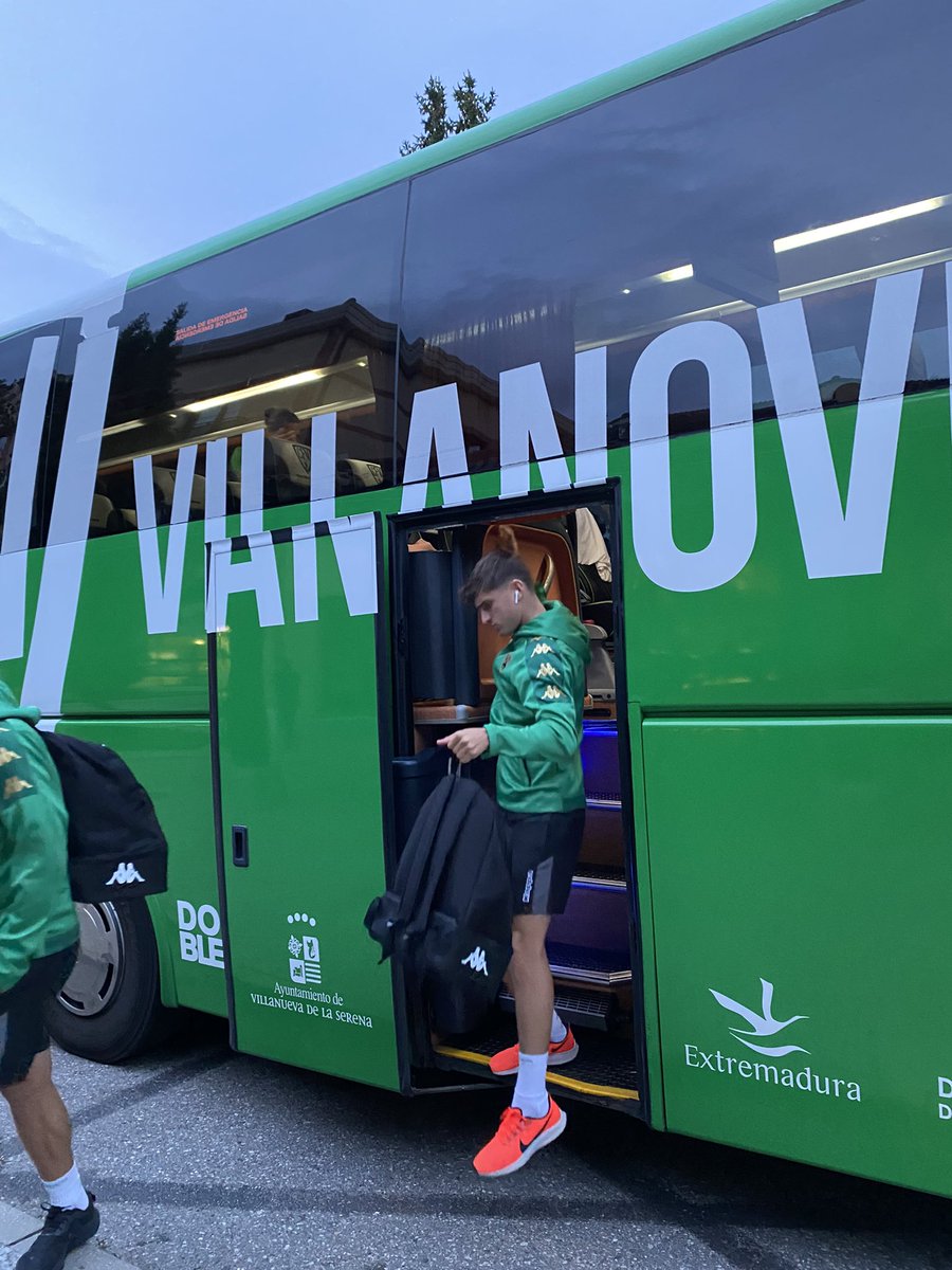 cfvillanovense's tweet photo. 📍Llegamos a Segovia💚

#avantivillano
#PorTi https://t.co/MSirEFAcNy