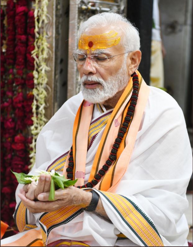 rachit_lodhi's tweet photo. Bhai ka birthday 🎂🎂🎂
#Respect Sir
#Cakemurder
#Partyhard
#seat400+
#HappyBdayModiJi
#PMModiBirthday
#HappyBirthdayModiJi https://t.co/z1TCll6HVz
