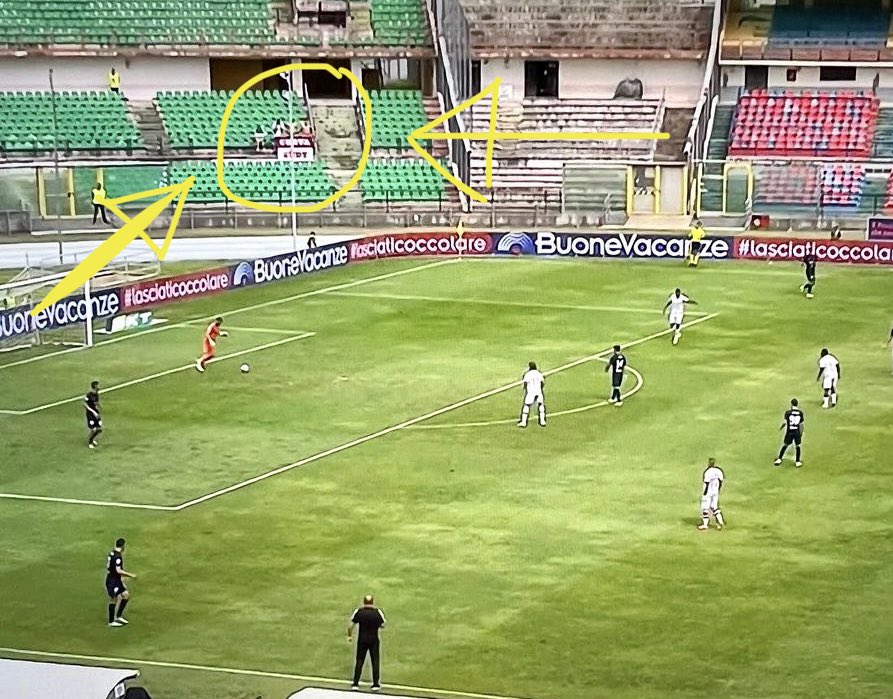 CalcioEngland's tweet photo. 👏 The FOUR Südtirol tifosi who made the 1,100km journey to Cosenza this afternoon deserve a massive shout out (assuming they weren’t locals ofc!)

Unfortunately for them, @fclubsuedtirol were denied all three points by a 99th minute equaliser https://t.co/6yhY08W2Vd