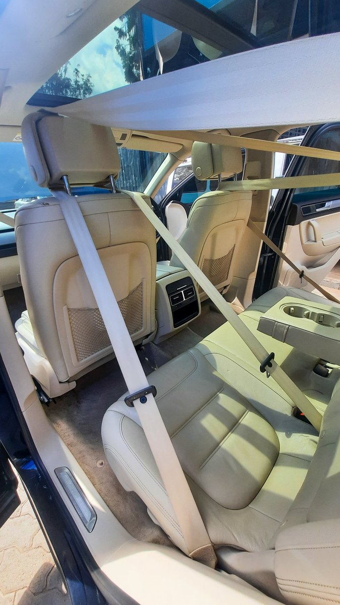 hipposautospa's tweet photo. The VW Toureg glows again. BLAZE package #steamdetailing:
✅ Dashboard and plastic trim restoration
✅ leather seats cleaning and reconditioning
✅ floor cleaning https://t.co/BnFLupX9tU