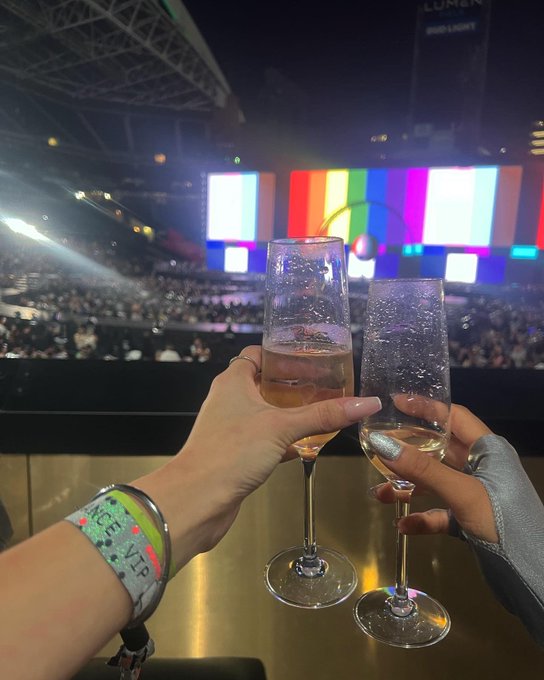 Had the best birthday ever! Truly grateful 🪄🙏🫶 https://t.co/V4udlwmpok