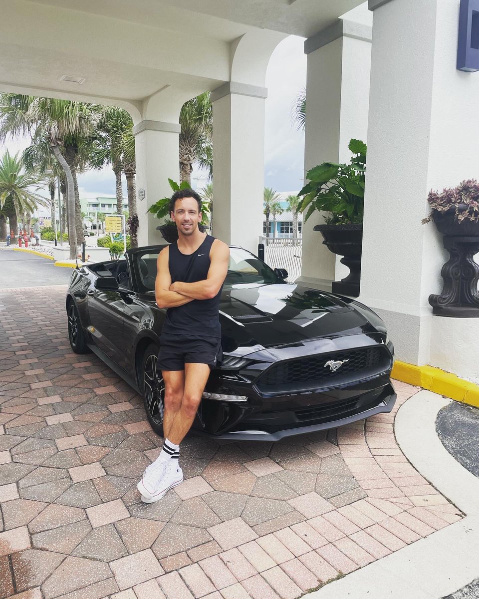 yakeking's tweet photo. Mustang Dad https://t.co/ybEy9wrsa8