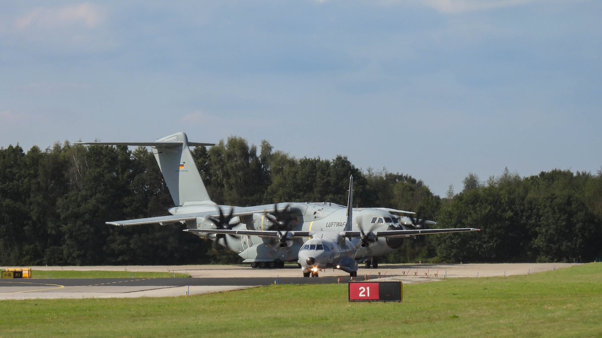 EHEH_Spotter's tweet photo. #FalconLeap2023 

'Line Up Runway 21'

#NLspot https://t.co/SONtLfaeLc