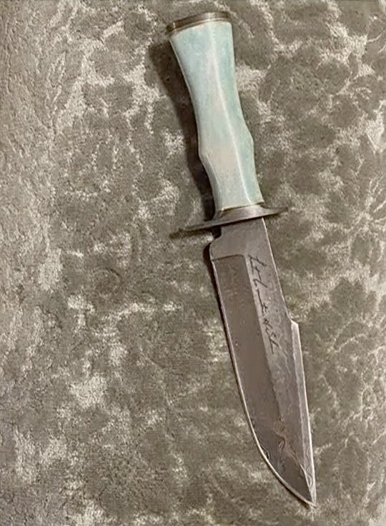 LauraBockov's tweet photo. Amber Heard continues to blatantly lie to her hired Expert Witness, Dr Hughes stating it was Johnny who bought and gifted HER the knife “til death”

“Heard testified she purchased Depp a large knife as a gift, which Depp’s legal team presented to jurors.” #amberheardisaliar #BoycottAquaman2