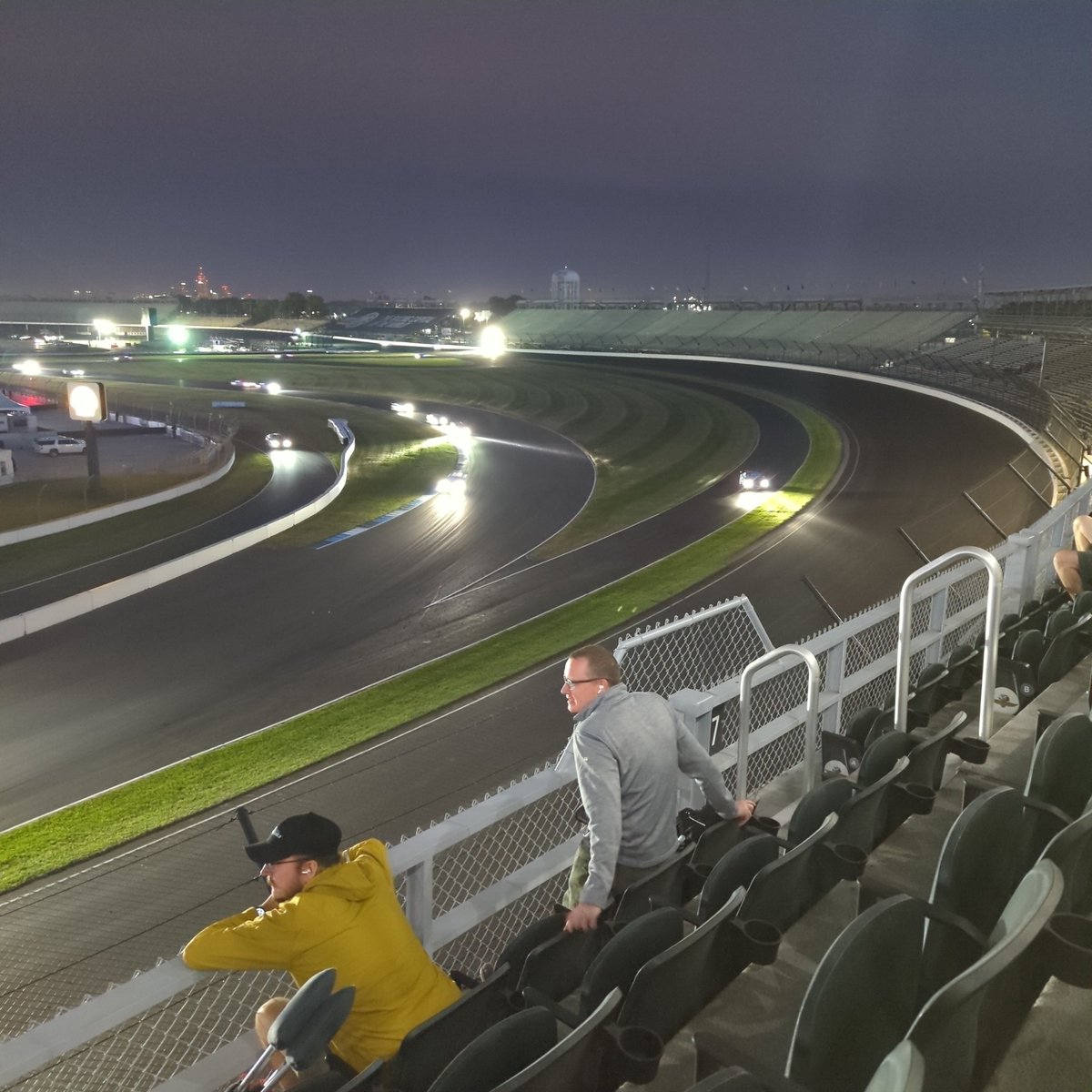 BooradleyPyle's tweet photo. @IMSA are we leaving cars on track now? #BattleOnTheBricks https://t.co/AuVKZ0eT0F