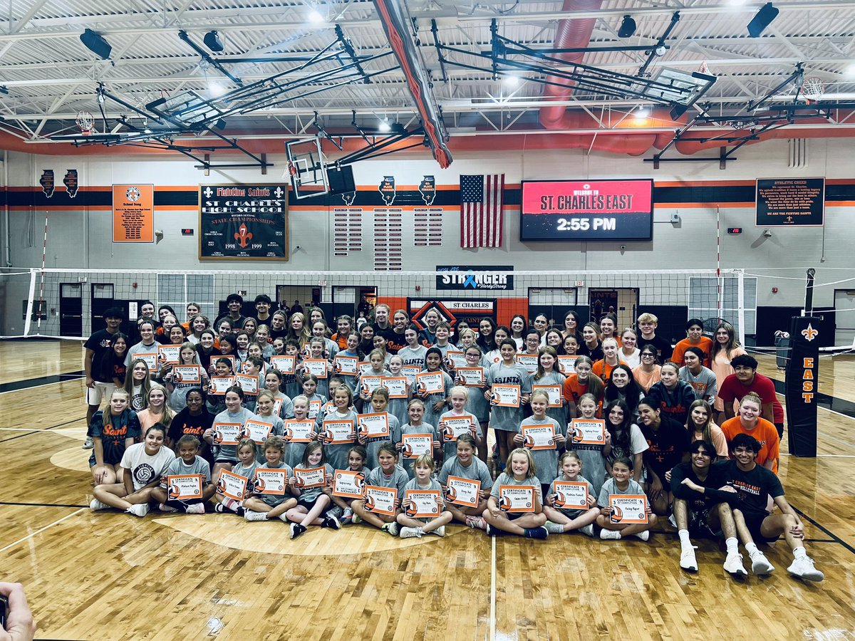 boys_STCEVB's tweet photo. Great day for Saints Volleyball as @girls_STCEVB hosts another amazing kids clinic! Special shout out to some of our boys program players who were able to come support &amp; help out!#SaintsAreOne #GrowTheGame https://t.co/AJQQTJtUpP