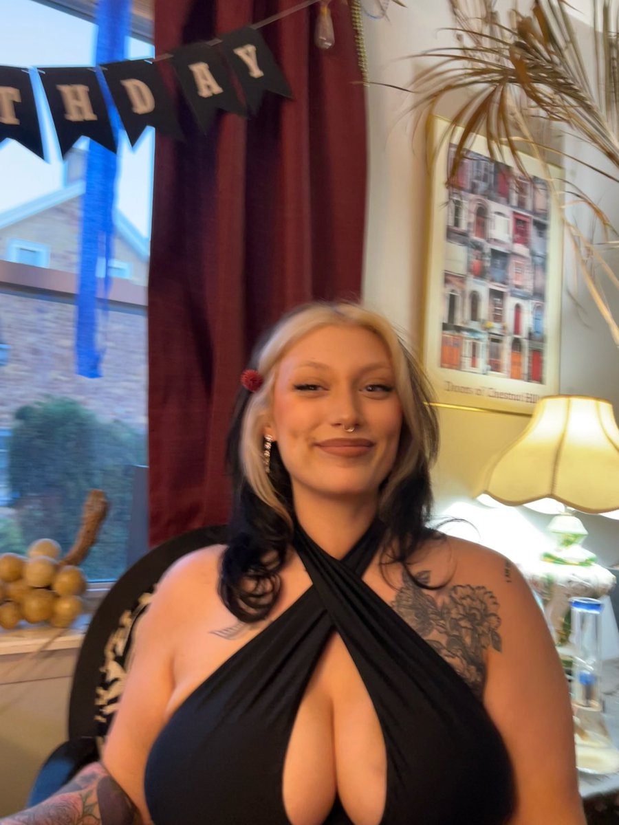 felicity shagwell ੯‧̀͡⬮ ᡣ𐭩 tweet media