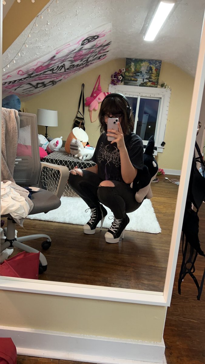 what a mf going to walmart to pick up a case of water looks like