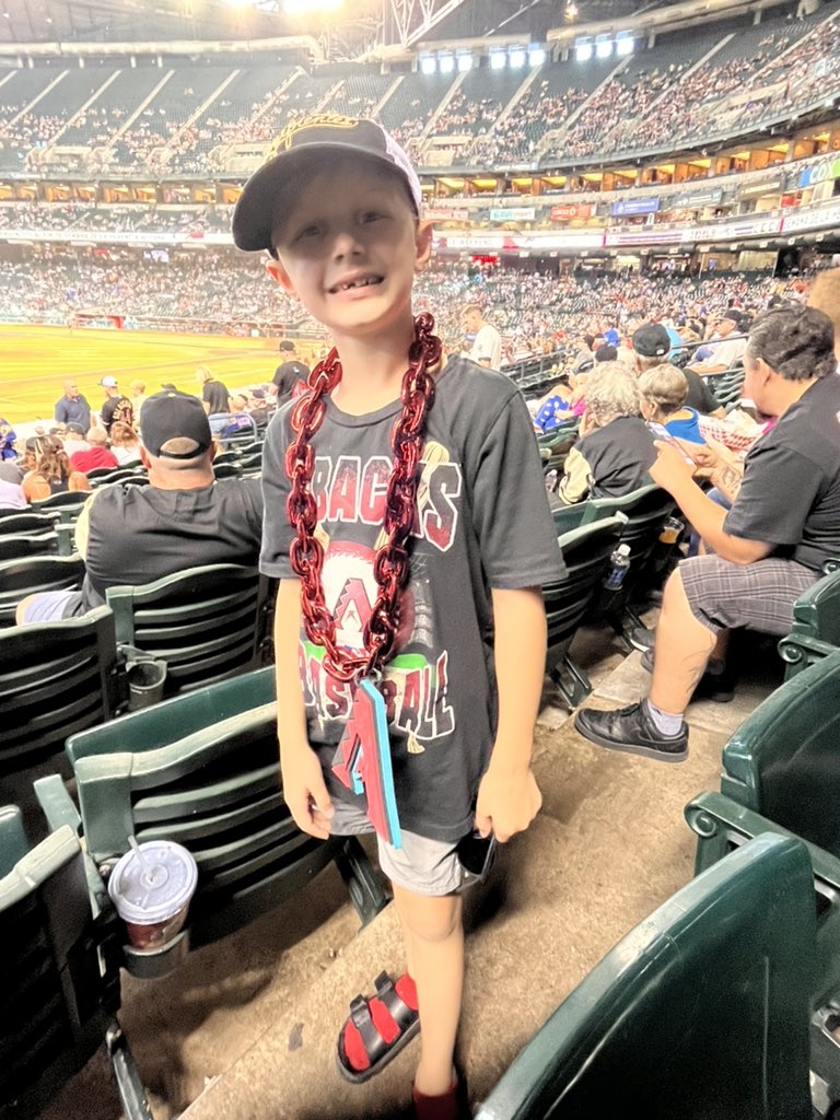 haleyrrowan's tweet photo. Let’s go #DBacks 
#whatafan https://t.co/NgVb6wvePR