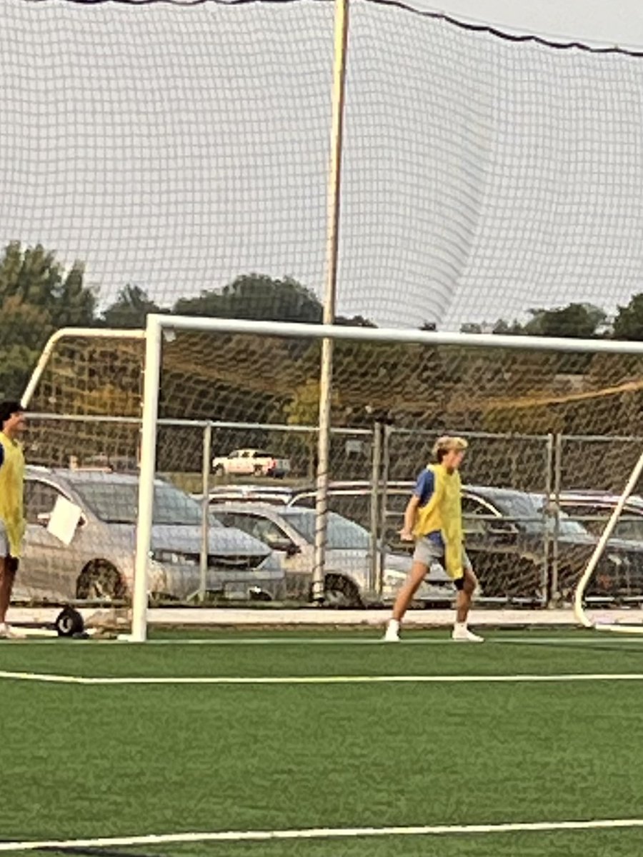 It’s half time and the Bananas are in the net! Scarlets are trailing East 2-1. #ScarletPride