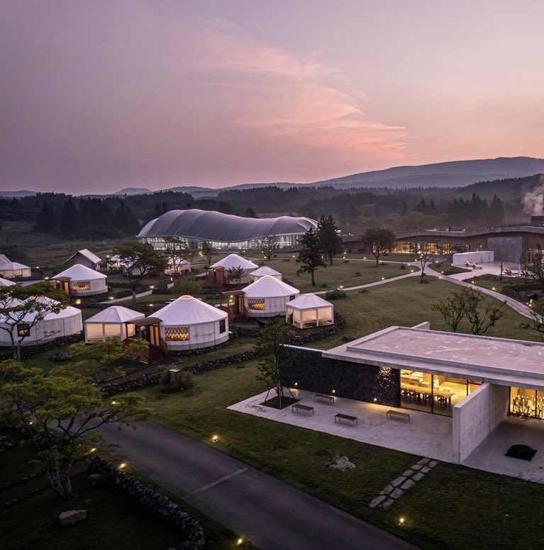 프리스티지 등급 혜택인 스타빌을 소개합니다 

🏕️ 제주 하늘아래 첫 마을 스타빌

💎 실내외 온수풀
💎4명이 묵어도 넉넉한 호텔급 텐트
💎모든것이 준비된 BBQ와 조식
💎말 먹이주기 등 동물들과 교감
💎불멍, 별자리관측, 페달카트 등 특별한 액티비티

아름다운 1박의 행운이 함께하길 🍀