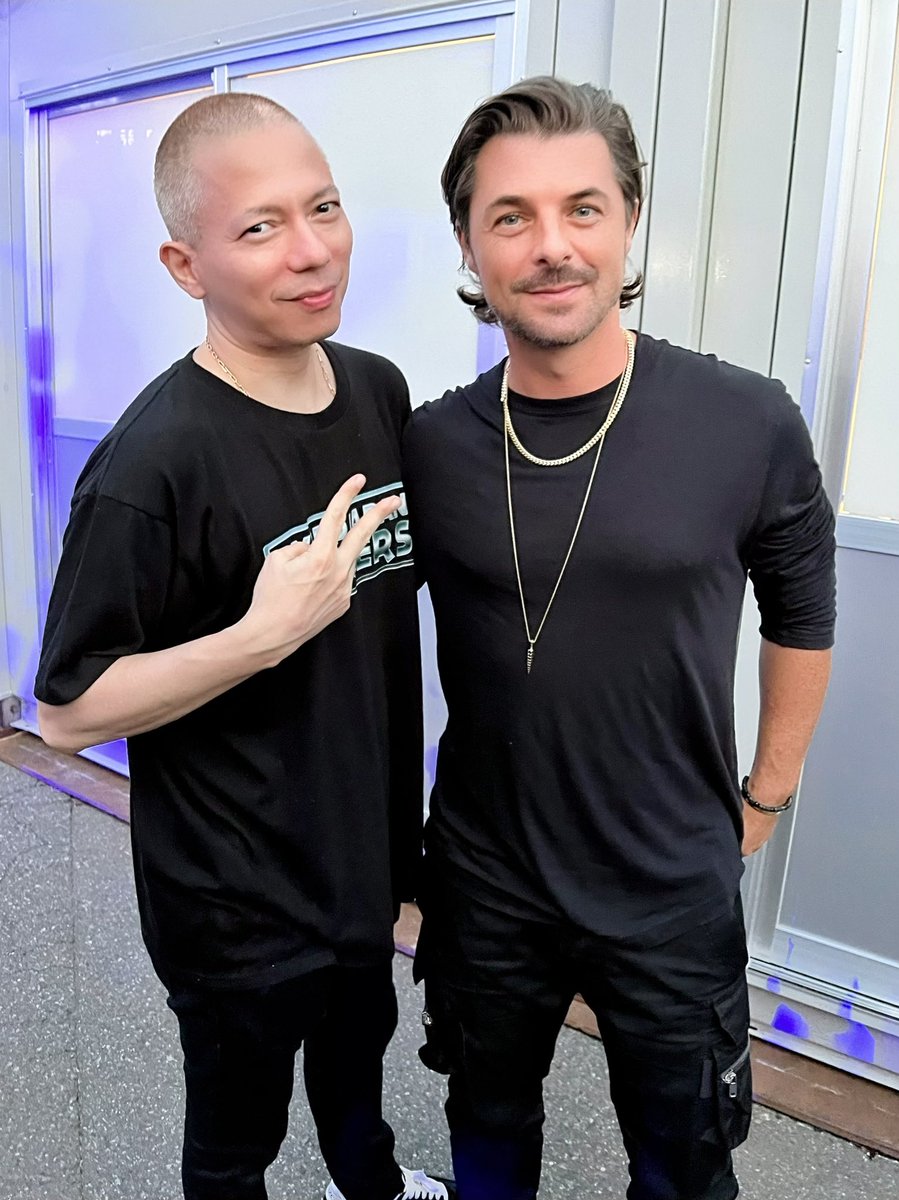 mitomitokoto's tweet photo. 22年間ずっと友達☺️
@Axwell と久ぶりの再会☺️
Thanks for coming to @ultrajapan Ax🔥
See you again next year❤️

#axwell #mitomitokoto #cyberjapan #サイバージャパン #ultrajapan #ultrajapan2023 https://t.co/vzwqMqsgB7
