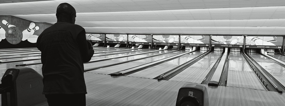 Antonio_Luis's tweet photo. Bowling and Sandwiches with the family for a belated bday celebration 🎉🥳🎳🥪
@OnePlus_USA #ShotOnOnePlus #XPanMode
@Snapdragon #ShotOnSnapdragon https://t.co/1WomxyT5OQ