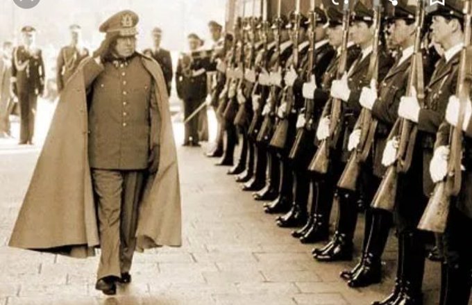 Solo los Héroes usan Capa!!!
Pinochet 🇨🇱 #50AñosDeLibertad 
Honor y Gloria 🇨🇱  #HonorYGloria