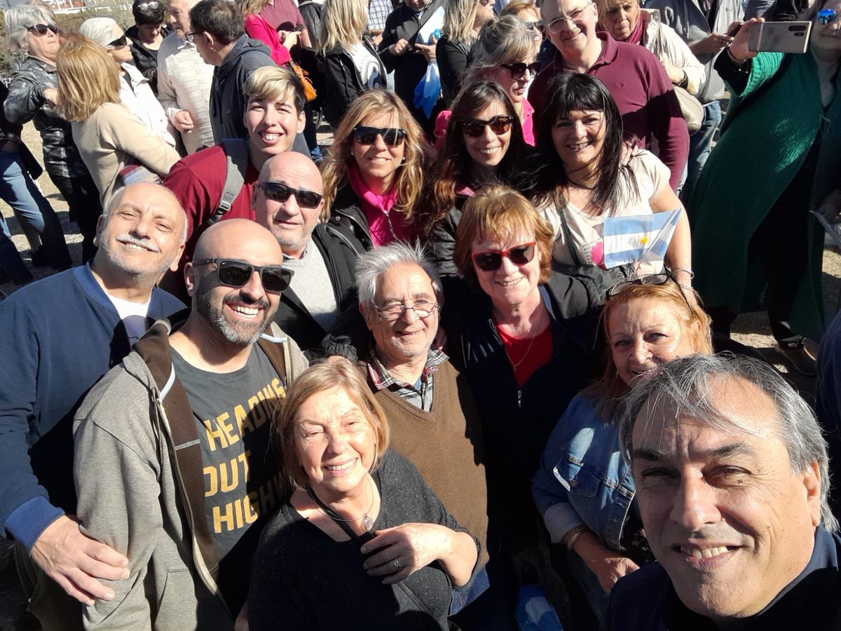 LuisTonin's tweet photo. #LaFuerzaDelCambio en Bahia Blanca.
Tenemos todo para salir adelante.Depende de nosotros 
Vamos @PatoBullrich @Nestorgrindetti y @NidiaMoirano !!!! https://t.co/ovSr2ASDAg