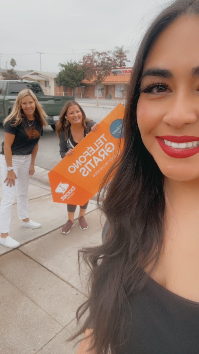 The BEST Mel’s in the business!! Sign spinning at our Re-Grand Opening with Wireless Group Multi-Services in La Habra, CA 😉 <a href="/Mel_Marceco/">📲💎Melissa- Marceco 💎📲</a> <a href="/MBerry_Marceco/">Melissa Berry</a>