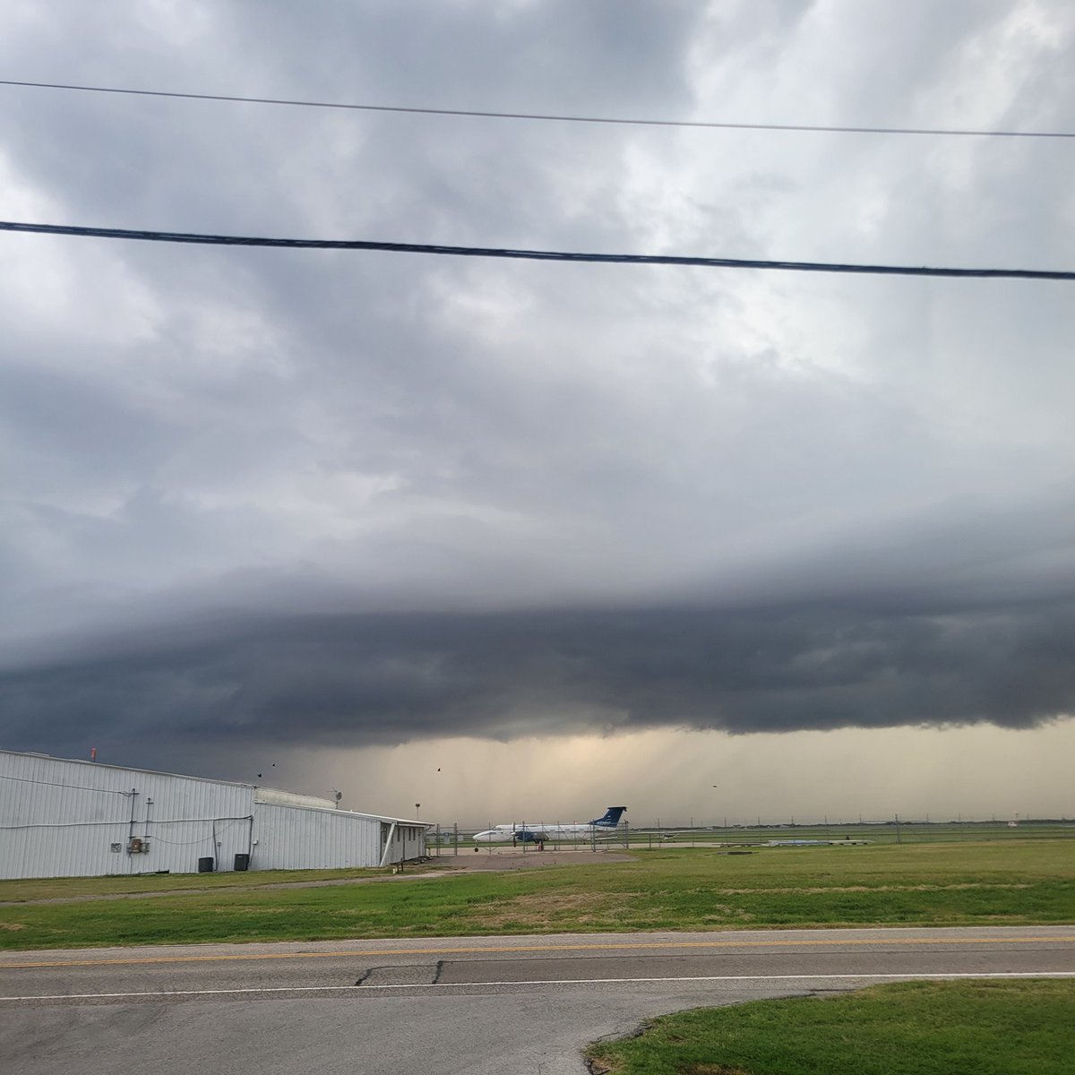 matching sky with radar <a href="/JenCarfagno/">Jen Carfagno</a>  <a href="/NWSCorpus/">NWS Corpus Christi</a>  #txwx #stxwx