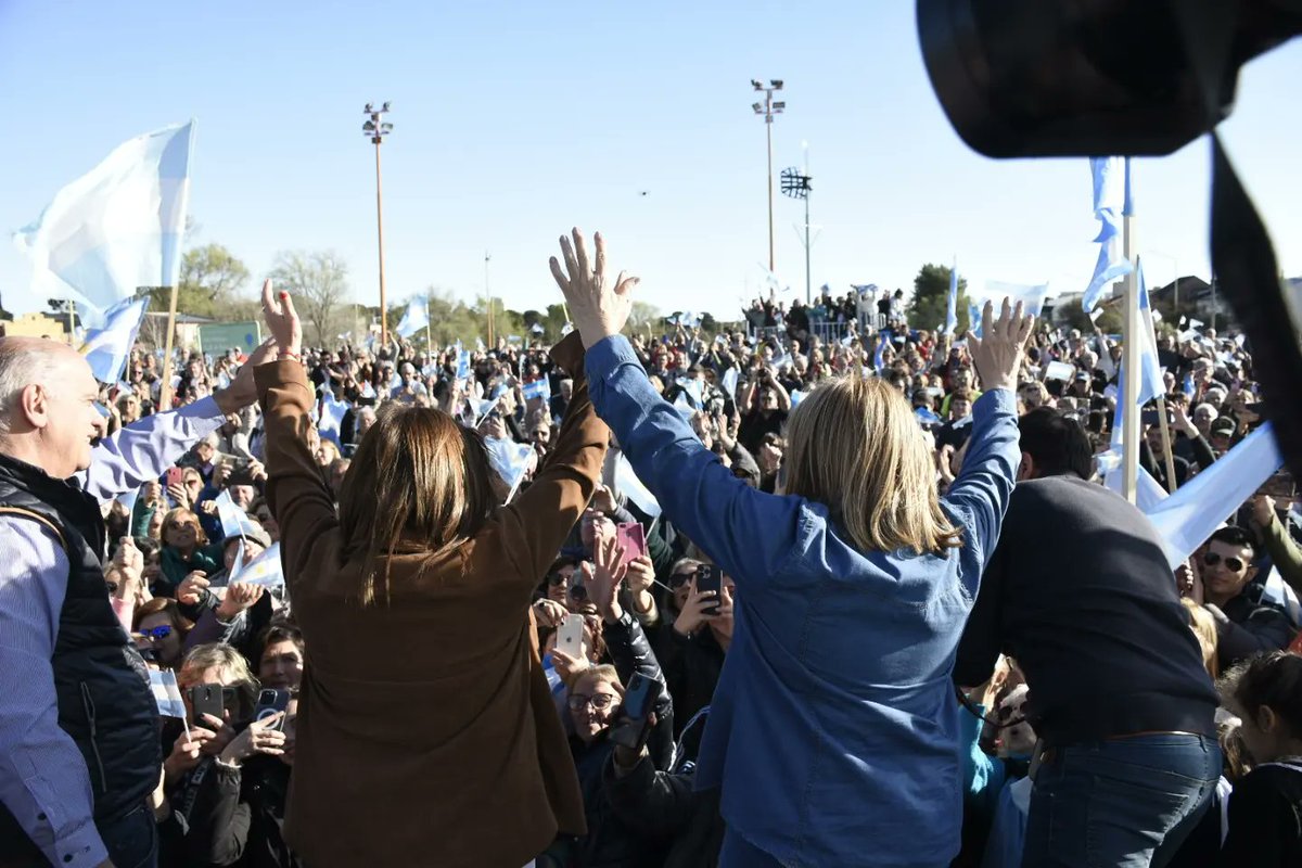 NidiaMoirano's tweet photo. VAMOS JUNTOS 🇦🇷

Lo dijo @PatoBullrich en su paso por nuestra ciudad: Bahía Blanca es la tierra de Juntos por el Cambio. https://t.co/xA8dFaNR6k