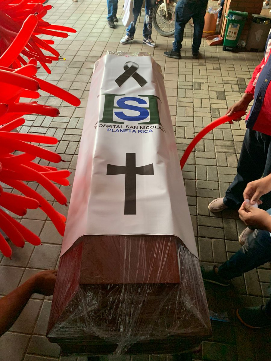 marchenojob's tweet image. En un acto político en Planeta Rica,  "velatón" a favor del candidato Ramón Calle, sus seguidores ejercieron violencia psicológica (emocional) contra un grupo de personas que apoyan al candidato que lidera las encuestas en ese municipio, Gabriel "Gabo Méndez". 
El alcalde Rubén…