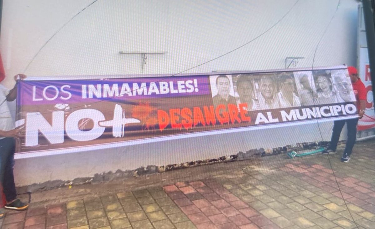 marchenojob's tweet image. En un acto político en Planeta Rica,  "velatón" a favor del candidato Ramón Calle, sus seguidores ejercieron violencia psicológica (emocional) contra un grupo de personas que apoyan al candidato que lidera las encuestas en ese municipio, Gabriel "Gabo Méndez". 
El alcalde Rubén…