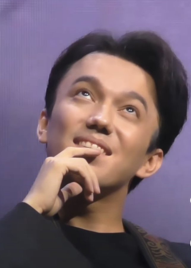 xeqofibadyq's tweet photo. @Fanclub_phoenix @dimash_official DIMASH UNIQUE VOICE
#Dimash_Dears #TheBestOfKazakhtan #VoiceOfKazakhstan #DimashInChinaNow
🥰 प्रेम तब होला जब रउरा के केहू से तुलना ना कइल जाव, काहे कि रउरा पक्का जानत बानी कि रउरा से बढ़िया केहू बा आ ना हो सके. https://t.co/zrdaE3je2w