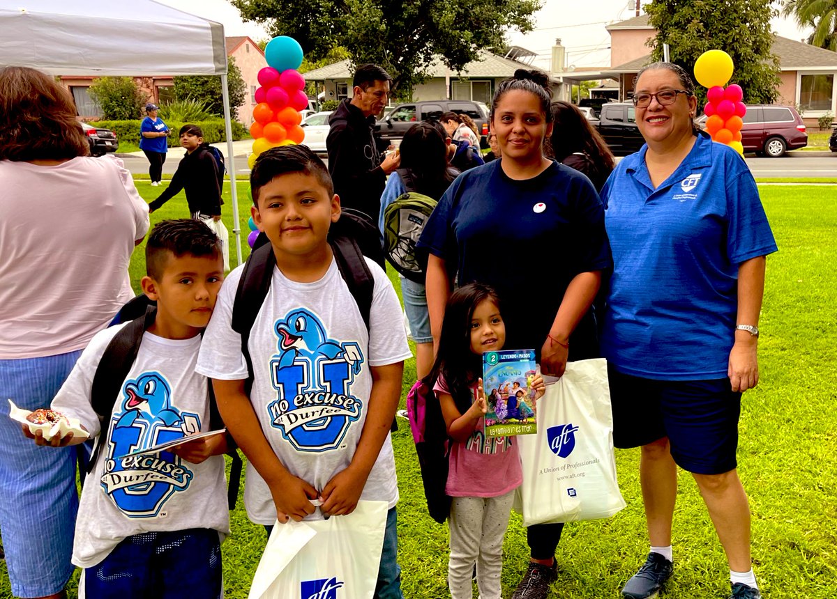 profe_c's tweet photo. Beautiful day in Pico Rivera to Kick-off #HispanicHeritageMonth Teachers, students, parents, &amp; community leaders came together for the AFTs Reading Opens the World Community Fair &amp; Citizenship Info. Session #RealSolutionsForKids #ReadingOpensTheWorld
@AFTunion 
@ElRanchoSchools https://t.co/xUwEcPFkgB