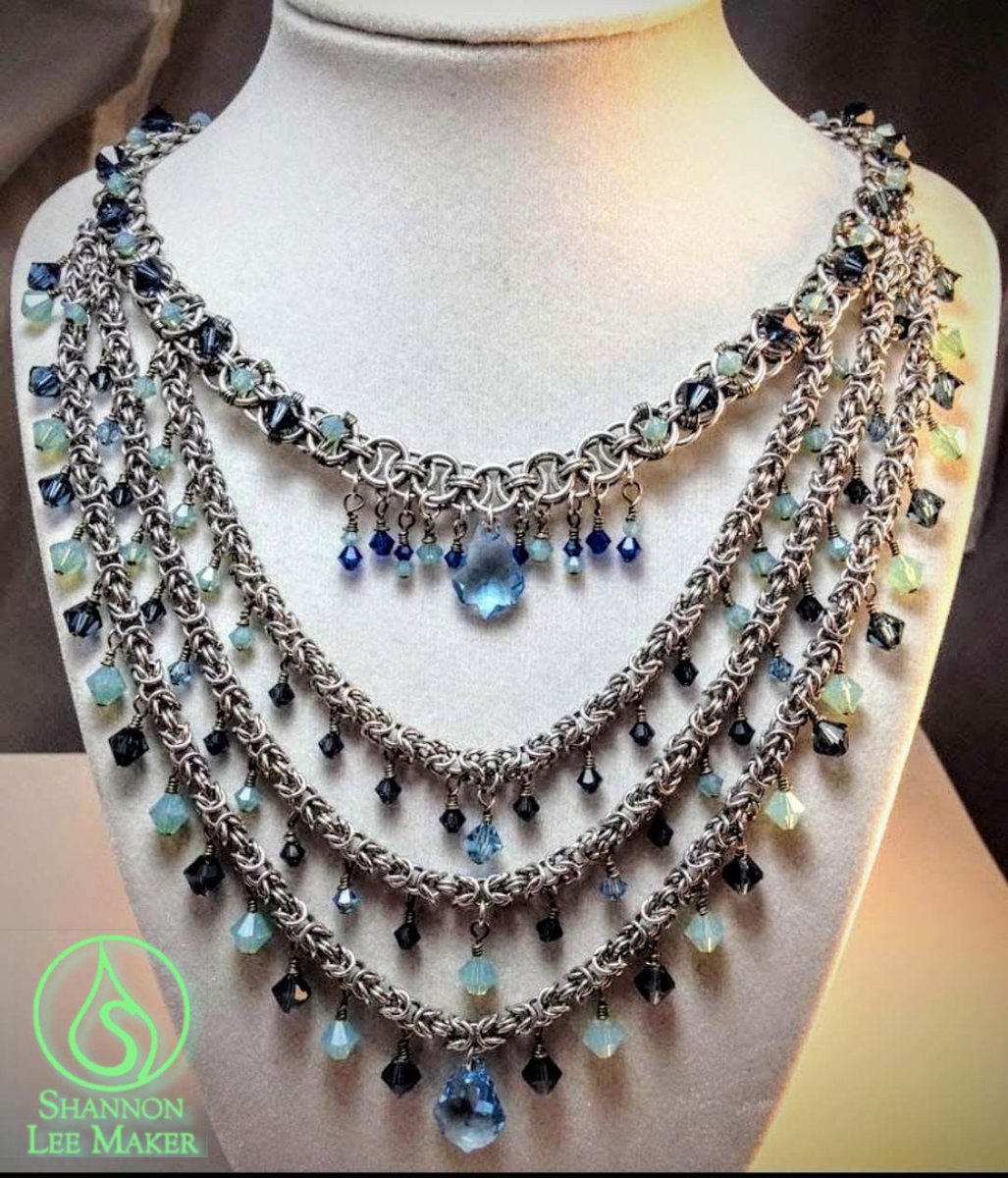 MC_Etching's tweet photo. Next booth is the marvelous metalworks, chainmailling &amp; jewelry craft of the wonderful
@OdditiesLee

Many beautiful pieces for sale as well as the potential for a custom commission can be found at ~ https://t.co/pQpLjZjDRL https://t.co/ouTM3JLkx5