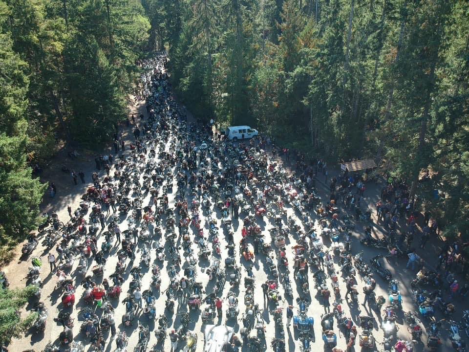 Moe____'s tweet photo. Few Hundred Of My Favourite People 🏍🧸🧸🏍😎 https://t.co/91U4i6z7ZK