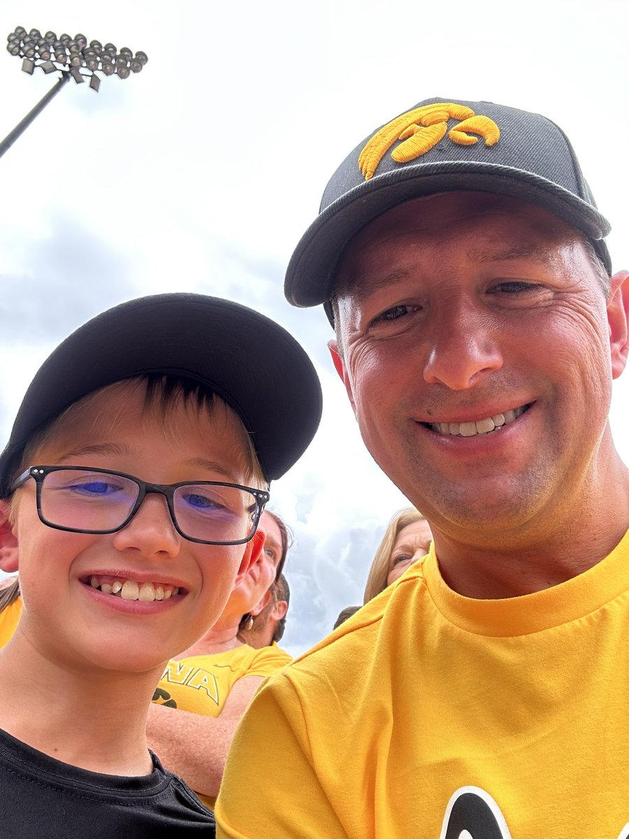 bvrunner99's tweet photo. Will’s first Iowa football game!
#fightforiowa https://t.co/Qc3wltjufI