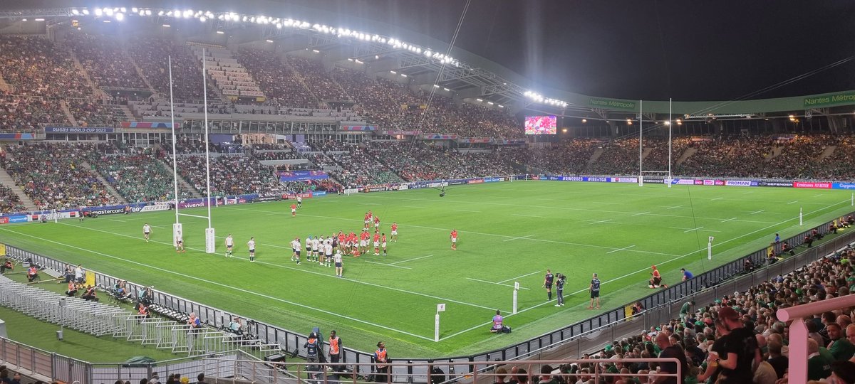 Autre ambiance à la Beaujoire, mais toujours en tribune Loire 👌
#IREvTON